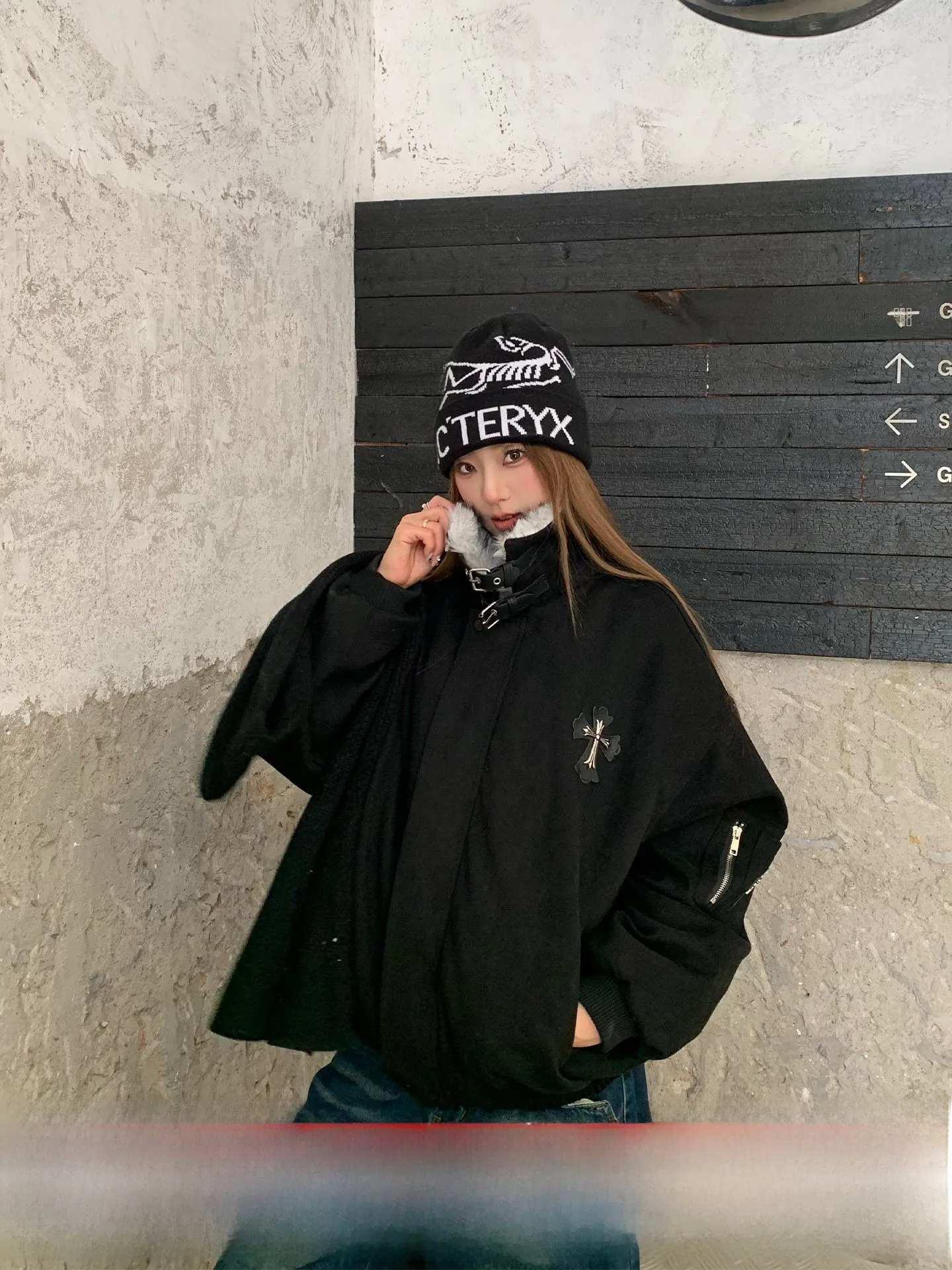 Теплая хлопковая женская свободная зимняя куртка с меховым воротником, утепленная, в стиле ретро, для повседневной носки, модная, высокого качества
Теплая хлопковая женская свободная зимняя куртка с меховым воротником, утепленная, в стиле ретро, для повседневной носки, модная, высокого качества