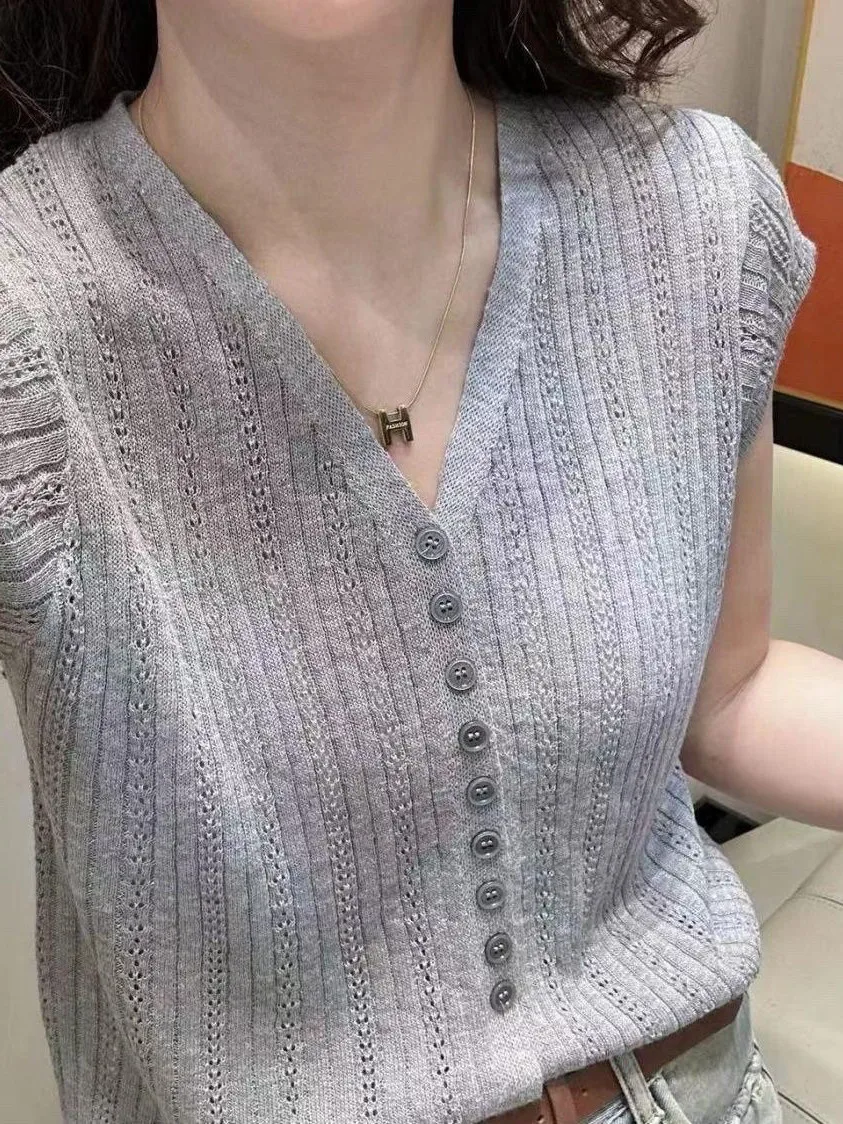 Women's Casual Style Knitted Short Sleeve V-Neck Hollow out Shoulder Loose Fashion Summer Top Single Button Slimming Shirt
Women's Casual Style Knitted Short Sleeve V-Neck Hollow out Shoulder Loose Fashion Summer Top Single Button Slimming Shirt