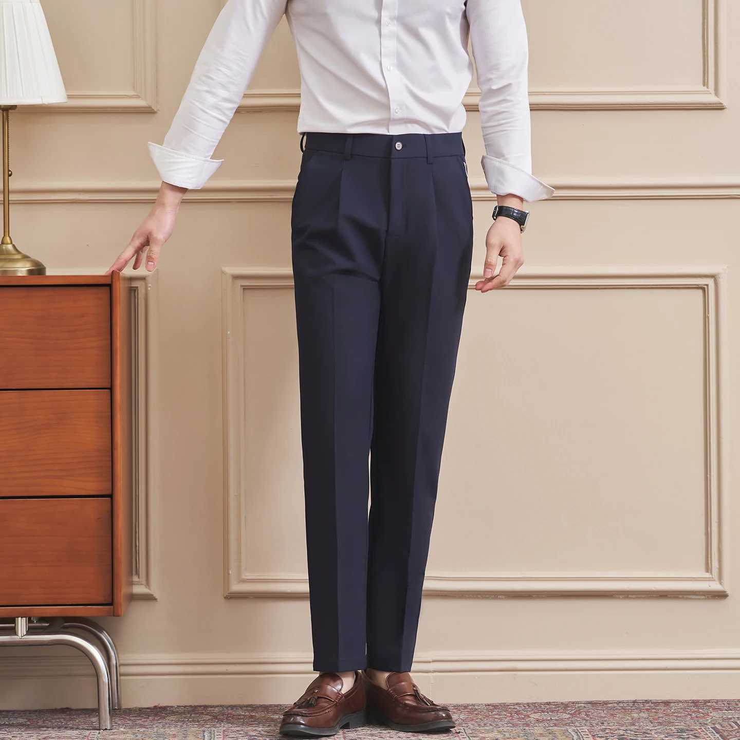 Высококачественные мужские классические брюки для делового стиля, приталенные, однотонные, прямого кроя, для работы
Высококачественные мужские классические брюки для делового стиля, приталенные, однотонные, прямого кроя, для работы