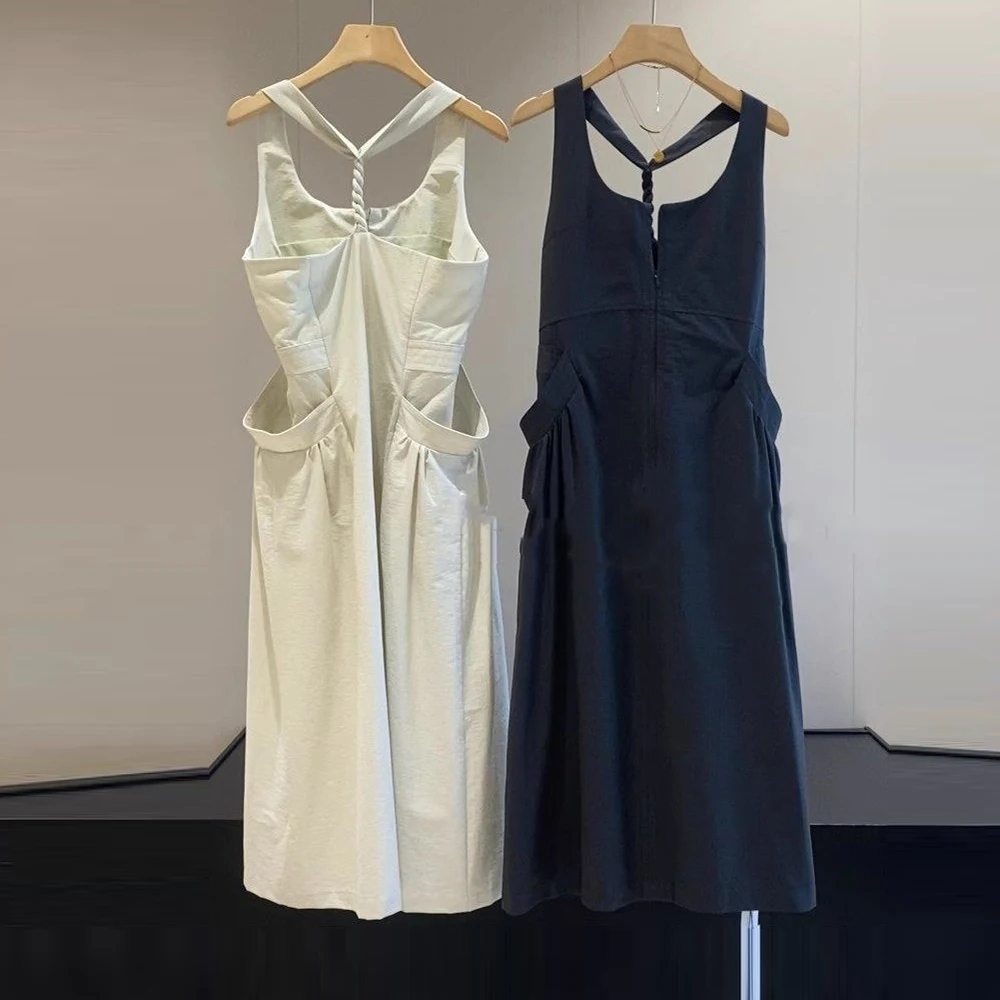 French design twist twist U-neck sleeveless strap skirt women's 2025 summer new temperament casual dress
French design twist twist U-neck sleeveless strap skirt women's 2025 summer new temperament casual dress
