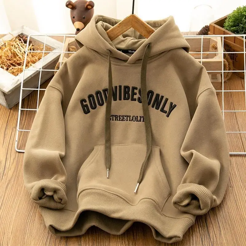 Hong Kong style retro autumn and winter velvet thickened hooded sweatshirt for men and women, loose and versatile jacket student
Hong Kong style retro autumn and winter velvet thickened hooded sweatshirt for men and women, loose and versatile jacket student