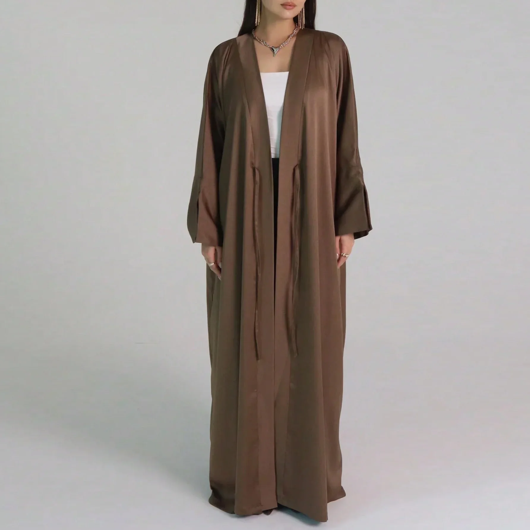 Elegant Abaya Long Sleeve Open Stitch Loose Robe with Sashes Middle East Traditional Dress Solid Women Clothing
Elegant Abaya Long Sleeve Open Stitch Loose Robe with Sashes Middle East Traditional Dress Solid Women Clothing