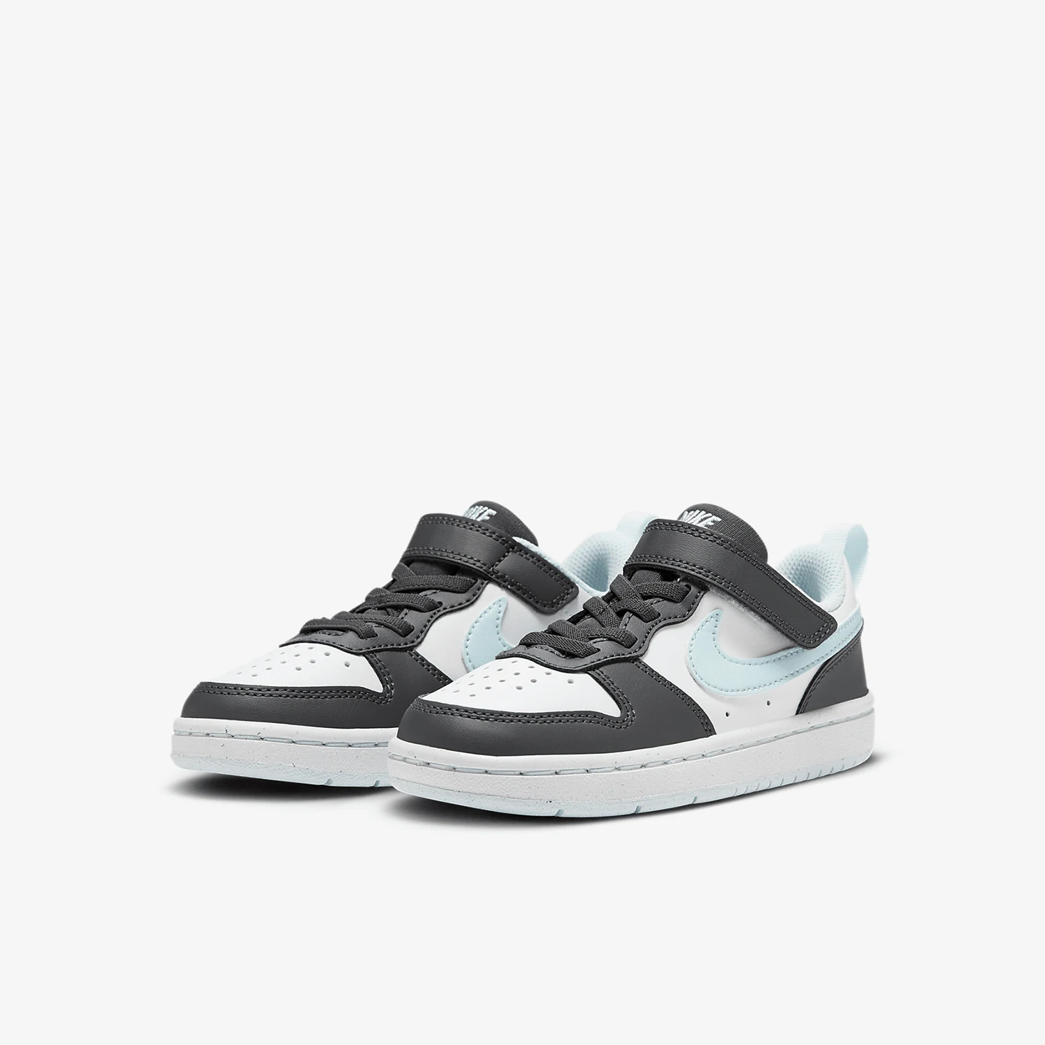 Оригинальные новые детские туфли для скейтбординга Nike на липучке HQ3261-060
Оригинальные новые детские туфли для скейтбординга Nike на липучке HQ3261-060