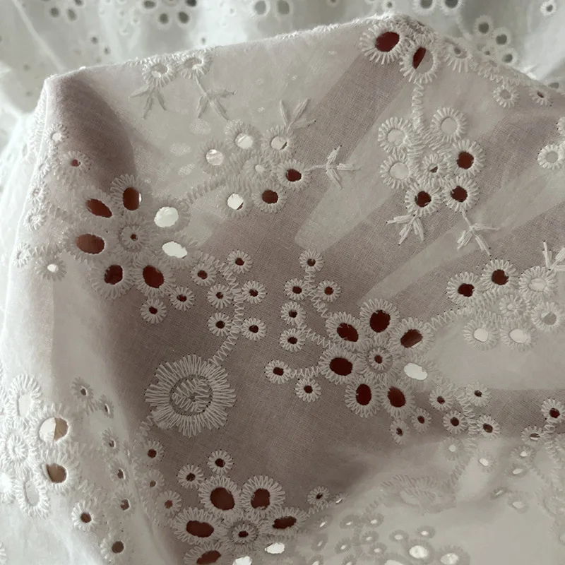 130cm 1yard/lot White Cotton Embroidered Floral Punched Clothing Dress Fabric Wholesale Embroidered Fabric Cotton Lace SC120
130cm 1yard/lot White Cotton Embroidered Floral Punched Clothing Dress Fabric Wholesale Embroidered Fabric Cotton Lace SC120