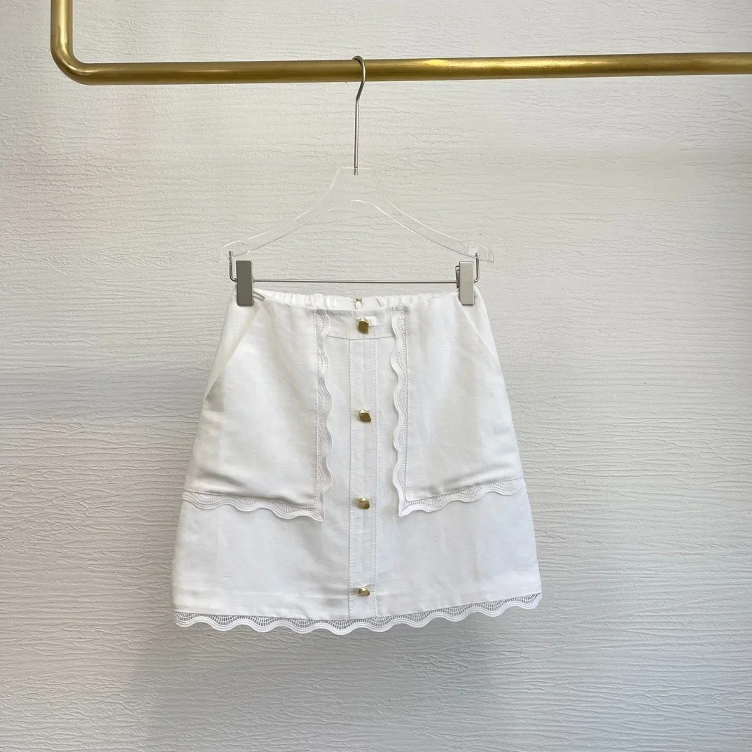 2024 Summer Women White Linen Lace Ruffles Pockets Decoration Button Casual Sweet Top Quality Mini Skirt
2024 Summer Women White Linen Lace Ruffles Pockets Decoration Button Casual Sweet Top Quality Mini Skirt