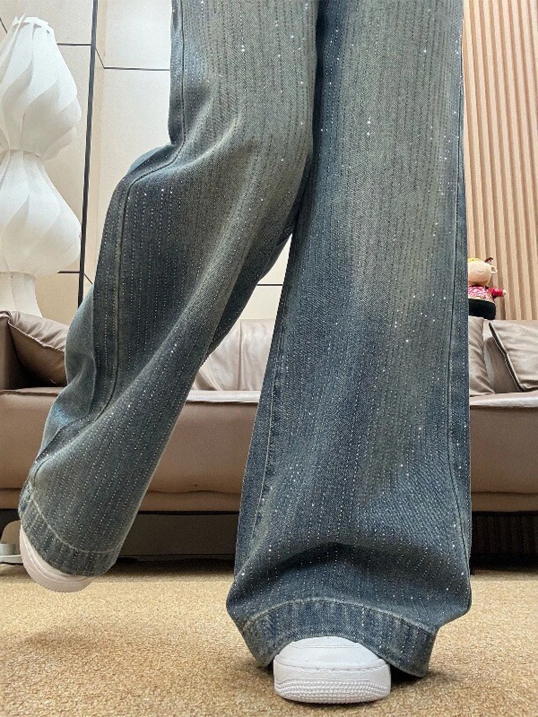 High Waist Wide Leg Denim Jeans Women's Spring 2026 New Style Glittering Diamond Straight Cut Trousers Comfortable Fit Jeans
High Waist Wide Leg Denim Jeans Women's Spring 2026 New Style Glittering Diamond Straight Cut Trousers Comfortable Fit Jeans
