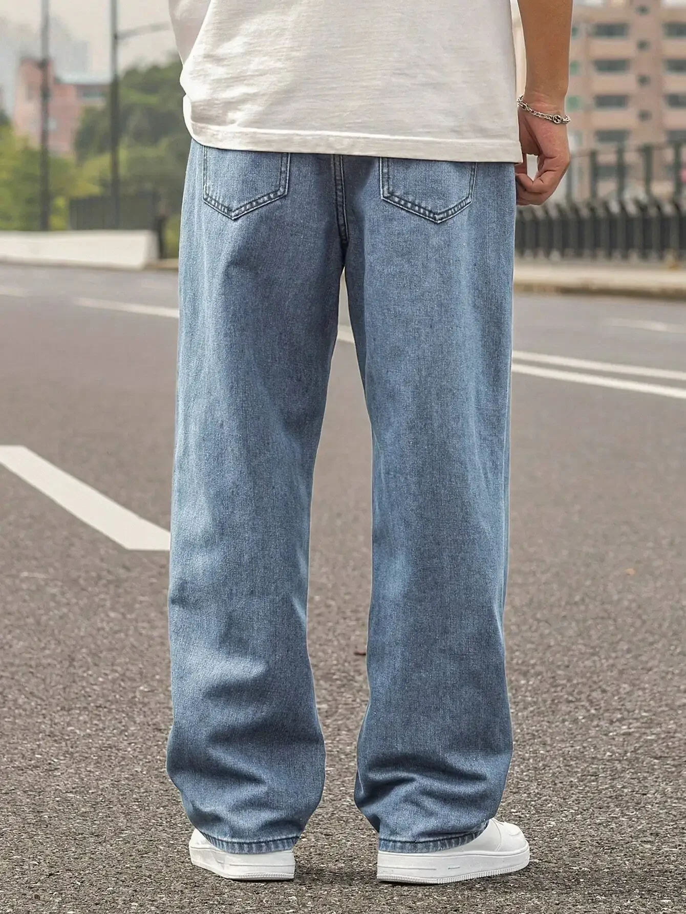 Mens Relaxed Fit Light Blue Straight Leg Jeans Vintage Y2K Style
Mens Relaxed Fit Light Blue Straight Leg Jeans Vintage Y2K Style