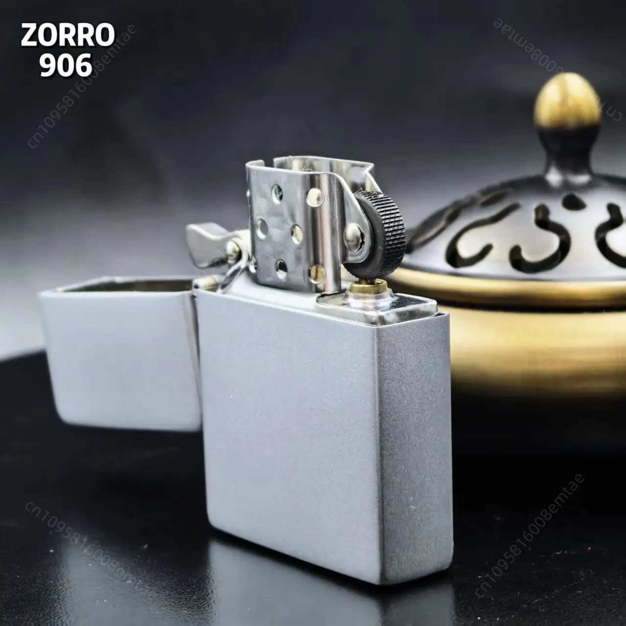 Новая газовая зажигалка Zorro 906 с внешней петлей, матовое серебро, ветрозащитная, с кремневым колесиком, аксессуар для сигарет, мужской подарок
Новая газовая зажигалка Zorro 906 с внешней петлей, матовое серебро, ветрозащитная, с кремневым колесиком, аксессуар для сигарет, мужской подарок