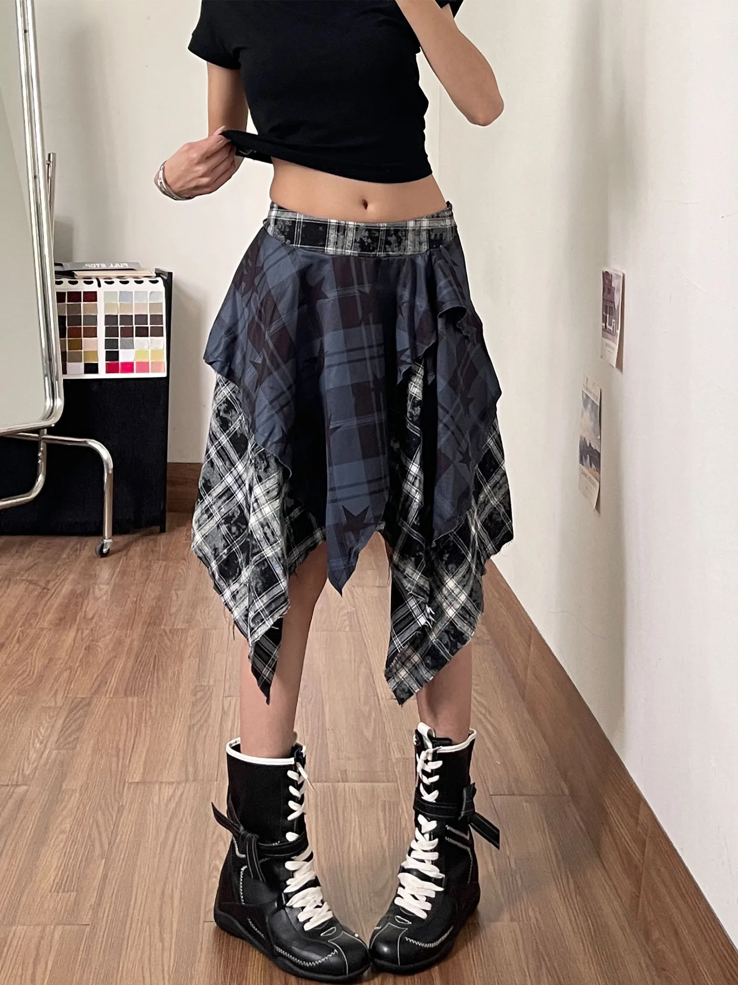 American Artistic Star Plaid Irregular Hem Half Skirt Women Summer New Style Matched Furry Waist Seal Splicing Skirt
American Artistic Star Plaid Irregular Hem Half Skirt Women Summer New Style Matched Furry Waist Seal Splicing Skirt