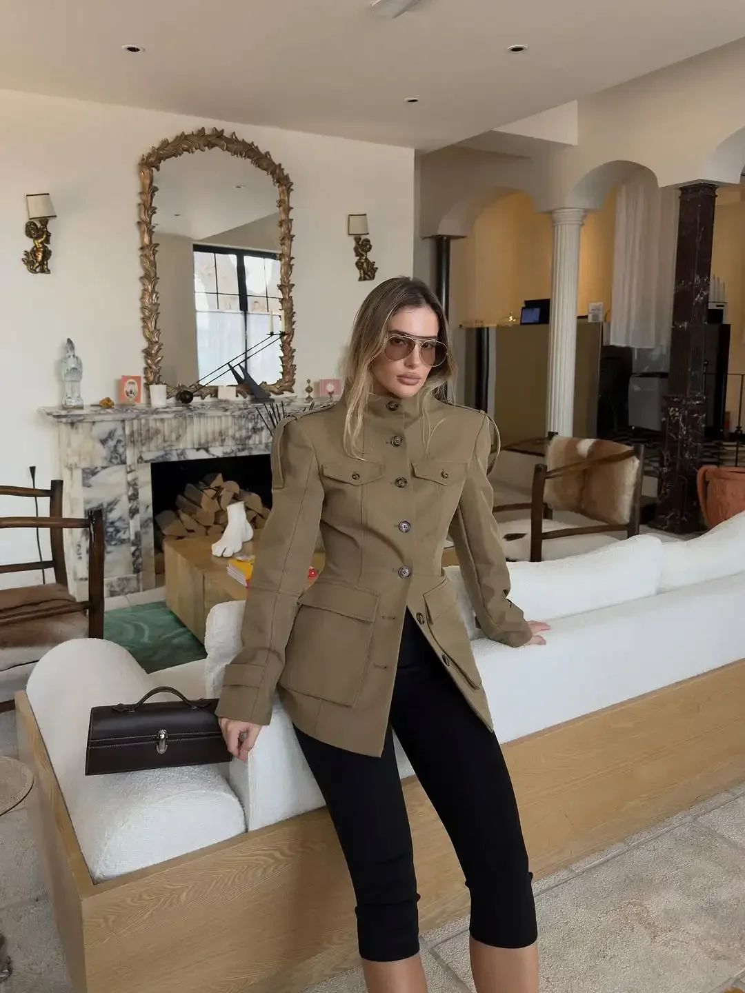 Весенняя женская ветровка 2026: повседневный тренч с завязками на талии, воротником-стойкой, однобортный, с карманами, приталенный крой
Весенняя женская ветровка 2026: повседневный тренч с завязками на талии, воротником-стойкой, однобортный, с карманами, приталенный крой