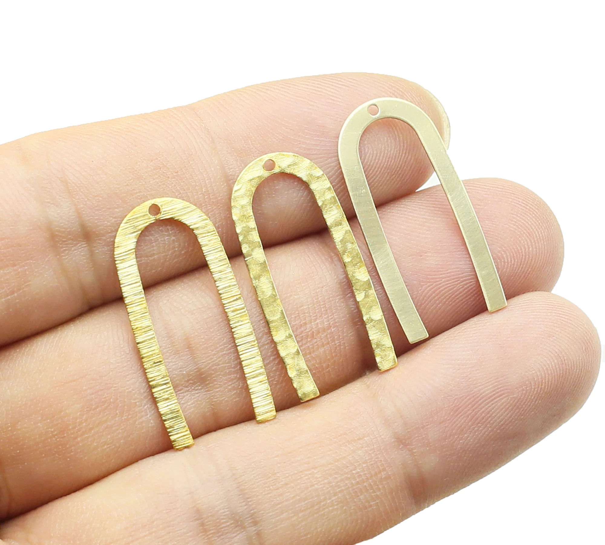 30pcs- U Shaped Charm, Arched Door Earring Charms, Brass Charms For Jewelry Making, Earring Findings, 27x13mm - R738 R1194 R2859
30pcs- U Shaped Charm, Arched Door Earring Charms, Brass Charms For Jewelry Making, Earring Findings, 27x13mm - R738 R1194 R2859