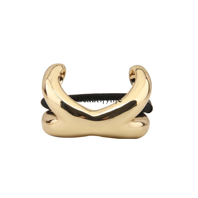 Simple smooth metal cross arched hair rope, high-end tie low ponytail rubber band hair band
Simple smooth metal cross arched hair rope, high-end tie low ponytail rubber band hair band