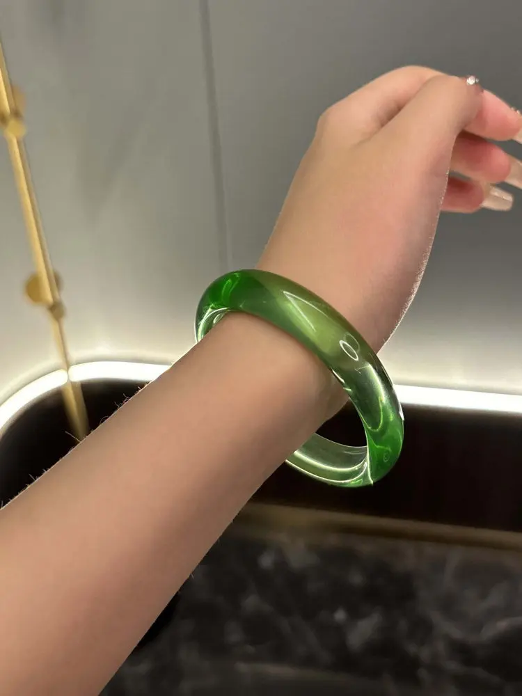 Pure natural green crystal bracelet female high ice species ice transparent white moonlight chalcedony
Pure natural green crystal bracelet female high ice species ice transparent white moonlight chalcedony