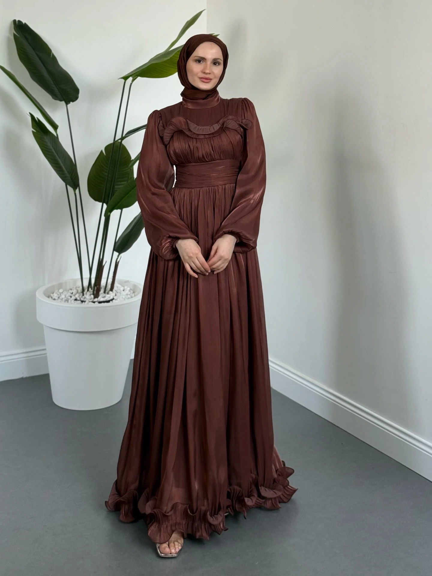 Customized Evening Gowns For Women Satin A-line Elegant Party Gown O Neck Ruched Valentine's Day Dress Long
Customized Evening Gowns For Women Satin A-line Elegant Party Gown O Neck Ruched Valentine's Day Dress Long