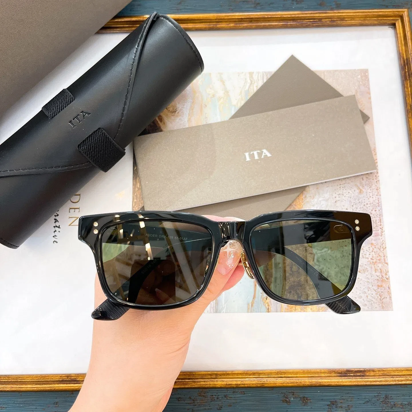 New Arrival ADITA AUDER DRX-129 Black Acetate Frame Square Men Eyewear UV400 Dark Green Lenses Business Male Women Sunglasses
New Arrival ADITA AUDER DRX-129 Black Acetate Frame Square Men Eyewear UV400 Dark Green Lenses Business Male Women Sunglasses