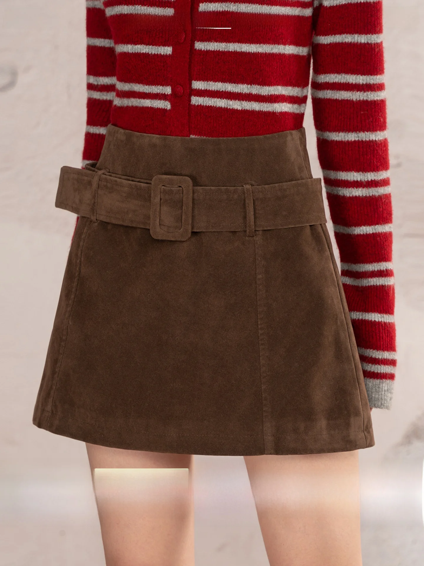 Heynew Retro Suede Brown A-Line Skirt with Belt High Waist Slimming Hip Covering Women's Winter Fashion Skirts
Heynew Retro Suede Brown A-Line Skirt with Belt High Waist Slimming Hip Covering Women's Winter Fashion Skirts