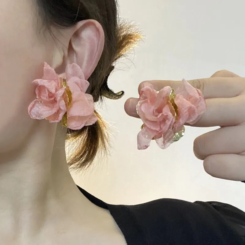 Retro Mesh Flower Stud Earrings Women French Light Luxury High-end Niche Design Earrings Girls Party Fashion Gift Accessories
Retro Mesh Flower Stud Earrings Women French Light Luxury High-end Niche Design Earrings Girls Party Fashion Gift Accessories