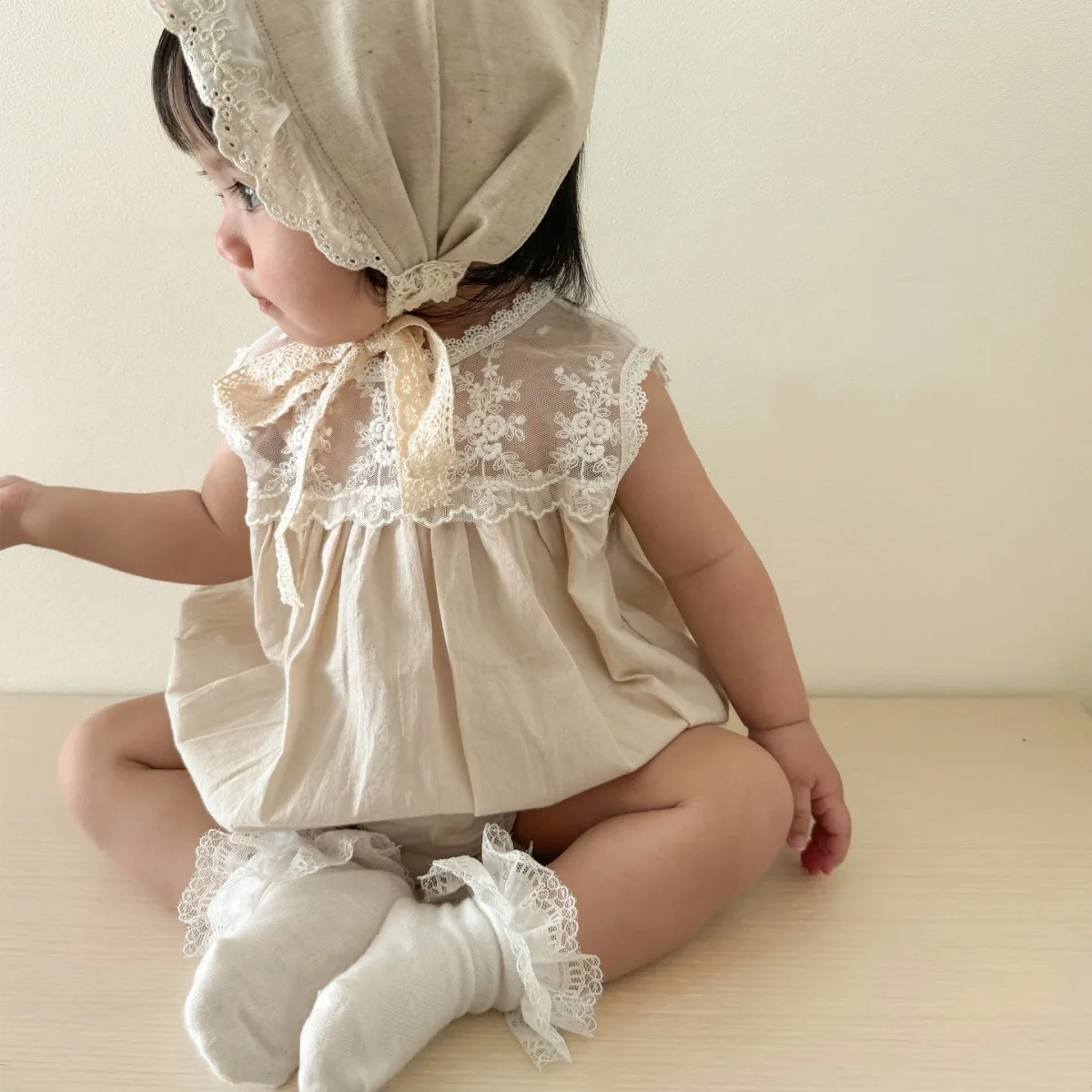 2025 Summer New Baby Girl Sleeveless Lace Collar Bodysuit Newborn Cute Princess Jumpsuit Cotton Toddler Girl Clothes 0-24M
2025 Summer New Baby Girl Sleeveless Lace Collar Bodysuit Newborn Cute Princess Jumpsuit Cotton Toddler Girl Clothes 0-24M