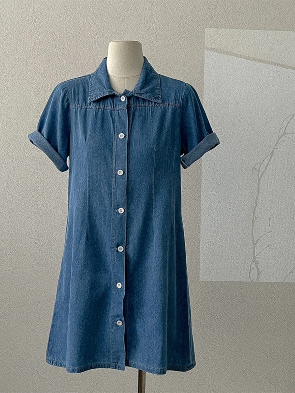 Fashion Women Turn Down Collar Denim Dress Summer New Short Sleeve A-line Short Dress Blue Leisure Female Single Breasted Dress
Fashion Women Turn Down Collar Denim Dress Summer New Short Sleeve A-line Short Dress Blue Leisure Female Single Breasted Dress