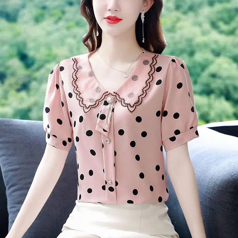 Doll Collar Polka Dot Chiffon Blouse Women's Short Sleeve Summer New Loose Top Stylish
Doll Collar Polka Dot Chiffon Blouse Women's Short Sleeve Summer New Loose Top Stylish