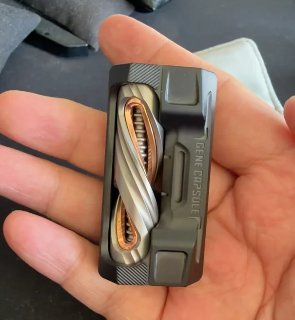 Used EDC 01edc Gene Cabin Shining Stone Blacky fidget slider Decompression toys
Used EDC 01edc Gene Cabin Shining Stone Blacky fidget slider Decompression toys