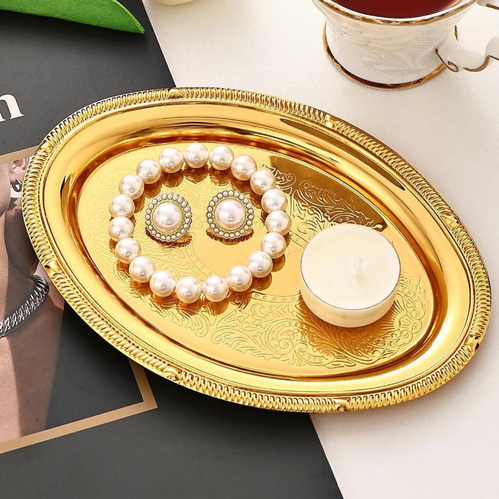 Metal Decorative Tray Photography Prop Jewelry Display Tray Ring Dish Plate for Countertop Farmhouse Cafe Living Room Home Decor
Metal Decorative Tray Photography Prop Jewelry Display Tray Ring Dish Plate for Countertop Farmhouse Cafe Living Room Home Decor
