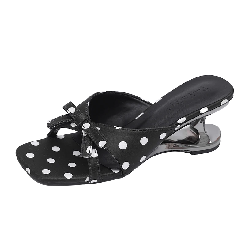 2026 Summer New Fashion Women's Fashion Square Toe Flip-Flops Sexy Open Toe Sandals Casual Comfortable High Heels Big Size
2026 Summer New Fashion Women's Fashion Square Toe Flip-Flops Sexy Open Toe Sandals Casual Comfortable High Heels Big Size