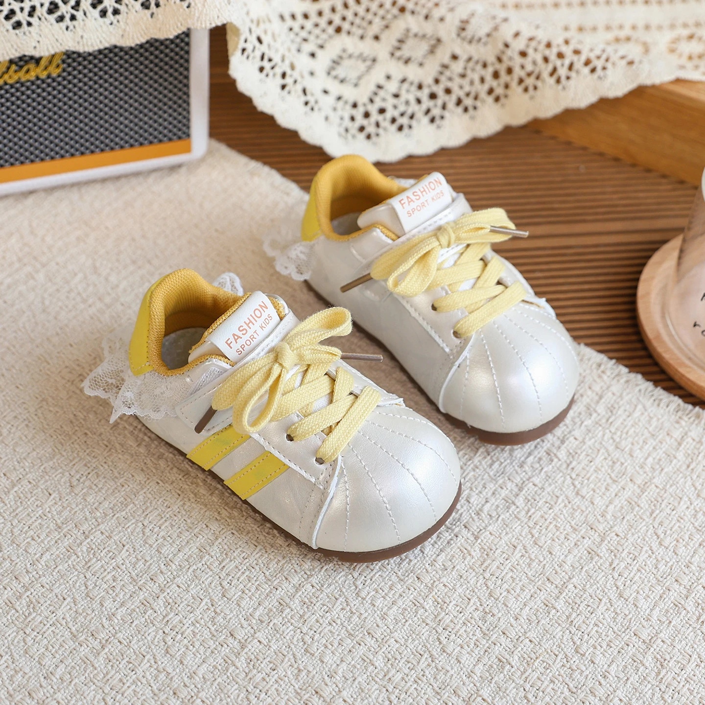 Girls' Fashion Sneakers Versatile & Stylish Featuring Lace Embroidery Kids' Casual Sports Shoes with Soft, Non-Slip Soles Purple
Girls' Fashion Sneakers Versatile & Stylish Featuring Lace Embroidery Kids' Casual Sports Shoes with Soft, Non-Slip Soles Purple