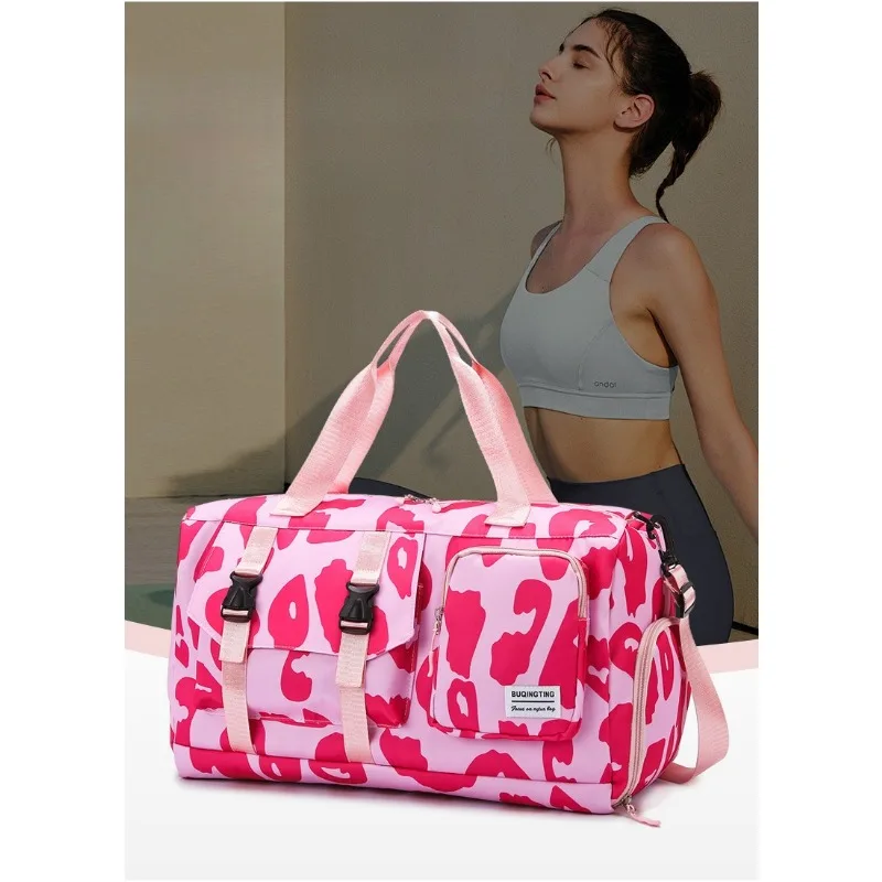 1pcs Wear-resistant Oxford Workout Bag Multi Pockets Leopard Print Wide Handle Unisex Camping Swimming Clothes Storage Tote Bag
1pcs Wear-resistant Oxford Workout Bag Multi Pockets Leopard Print Wide Handle Unisex Camping Swimming Clothes Storage Tote Bag