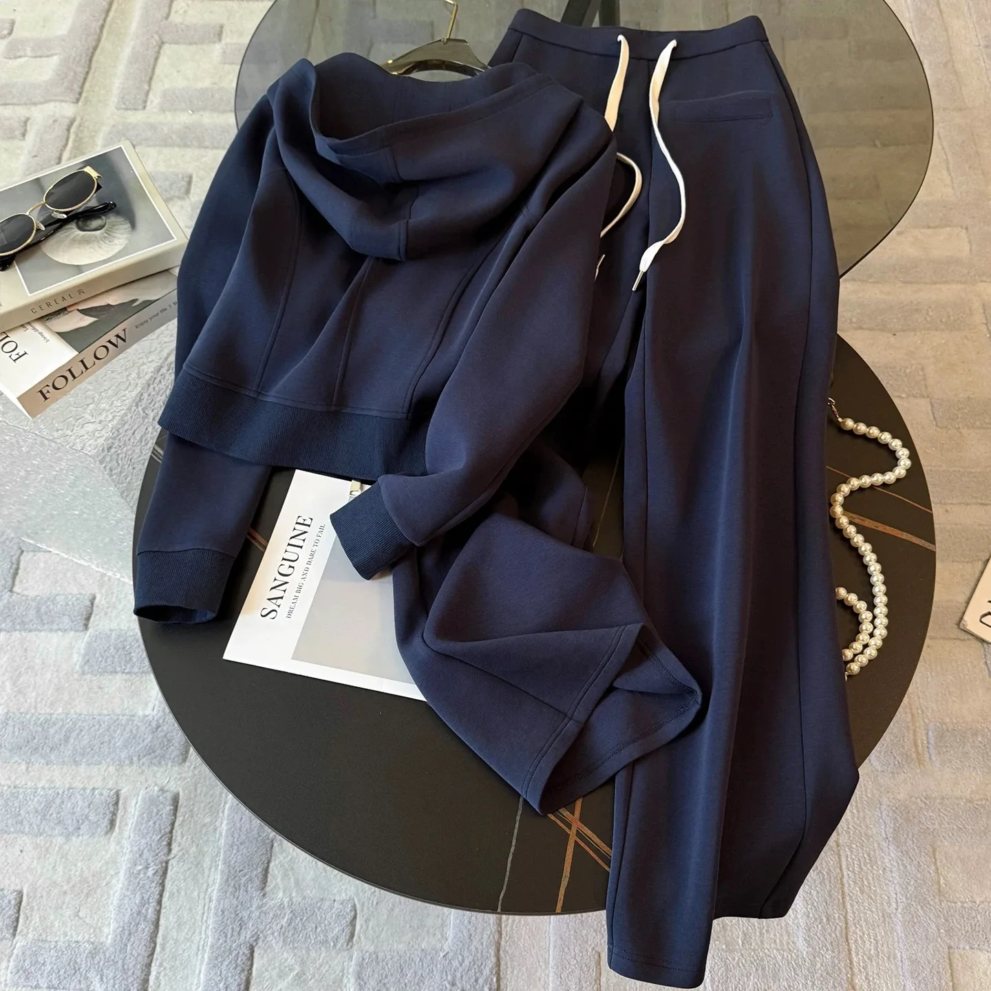 Fashionable Elegant Hat Design Women's Two-Piece Set Trendy New Style Top and Wide Leg Pants
Fashionable Elegant Hat Design Women's Two-Piece Set Trendy New Style Top and Wide Leg Pants