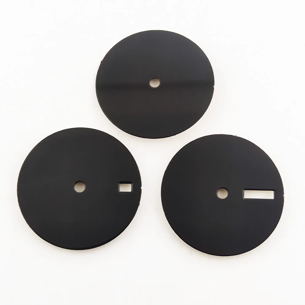 Черный эмалированный текстурный циферблат, сменные аксессуары для часов, подходят для механизмов NH34/NH36/NH35, циферблат с индивидуальным логотипом, циферблат NH35, 28,5 мм
Черный эмалированный текстурный циферблат, сменные аксессуары для часов, подходят для механизмов NH34/NH36/NH35, циферблат с индивидуальным логотипом, циферблат NH35, 28,5 мм