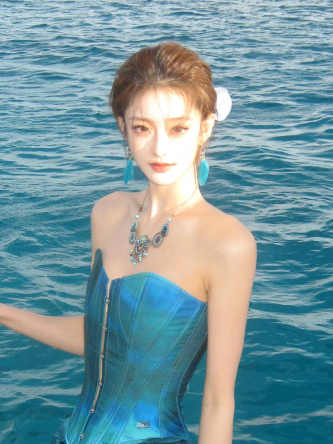Retro Peacock Blue Fishbone Strapless Bralette Women's Summer New Chinese Style Reformed Tail Skirt Two-Piece Set
Retro Peacock Blue Fishbone Strapless Bralette Women's Summer New Chinese Style Reformed Tail Skirt Two-Piece Set