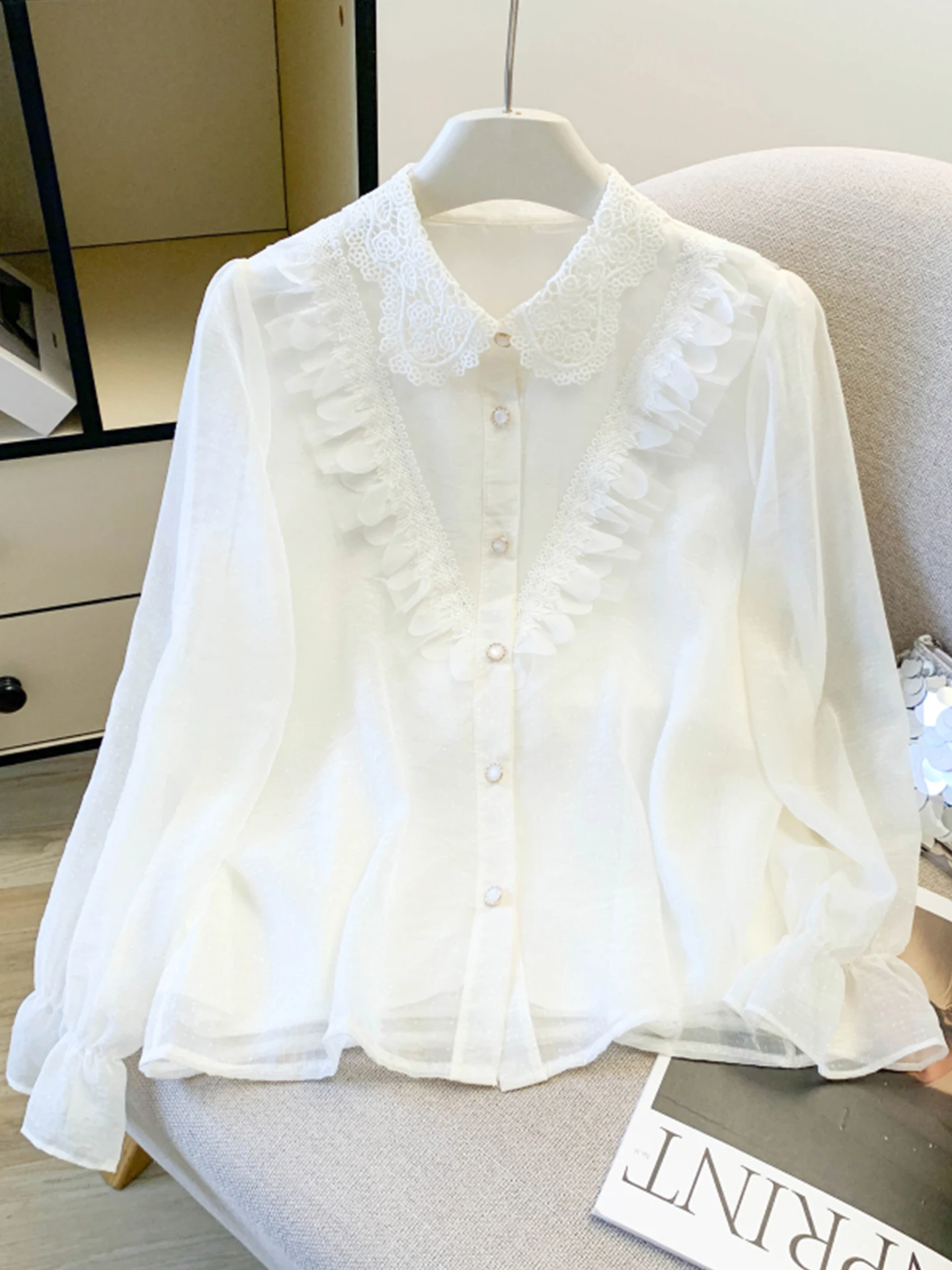 Рекомендованная Эмили Клуд: Женская шифоновая блузка с кружевными вставками и расклешенными рукавами, весна-осень, повседневная, приятная к телу, дышащая.
Рекомендованная Эмили Клуд: Женская шифоновая блузка с кружевными вставками и расклешенными рукавами, весна-осень, повседневная, приятная к телу, дышащая.