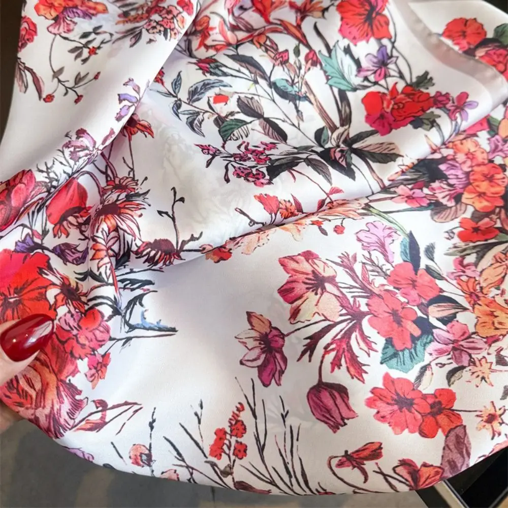Silk Material Silk Square Scarf Floral Print Square Shape Floral Print Scarf Soft Texture 100% Natural Silk Neckerchief Wrap
Silk Material Silk Square Scarf Floral Print Square Shape Floral Print Scarf Soft Texture 100% Natural Silk Neckerchief Wrap