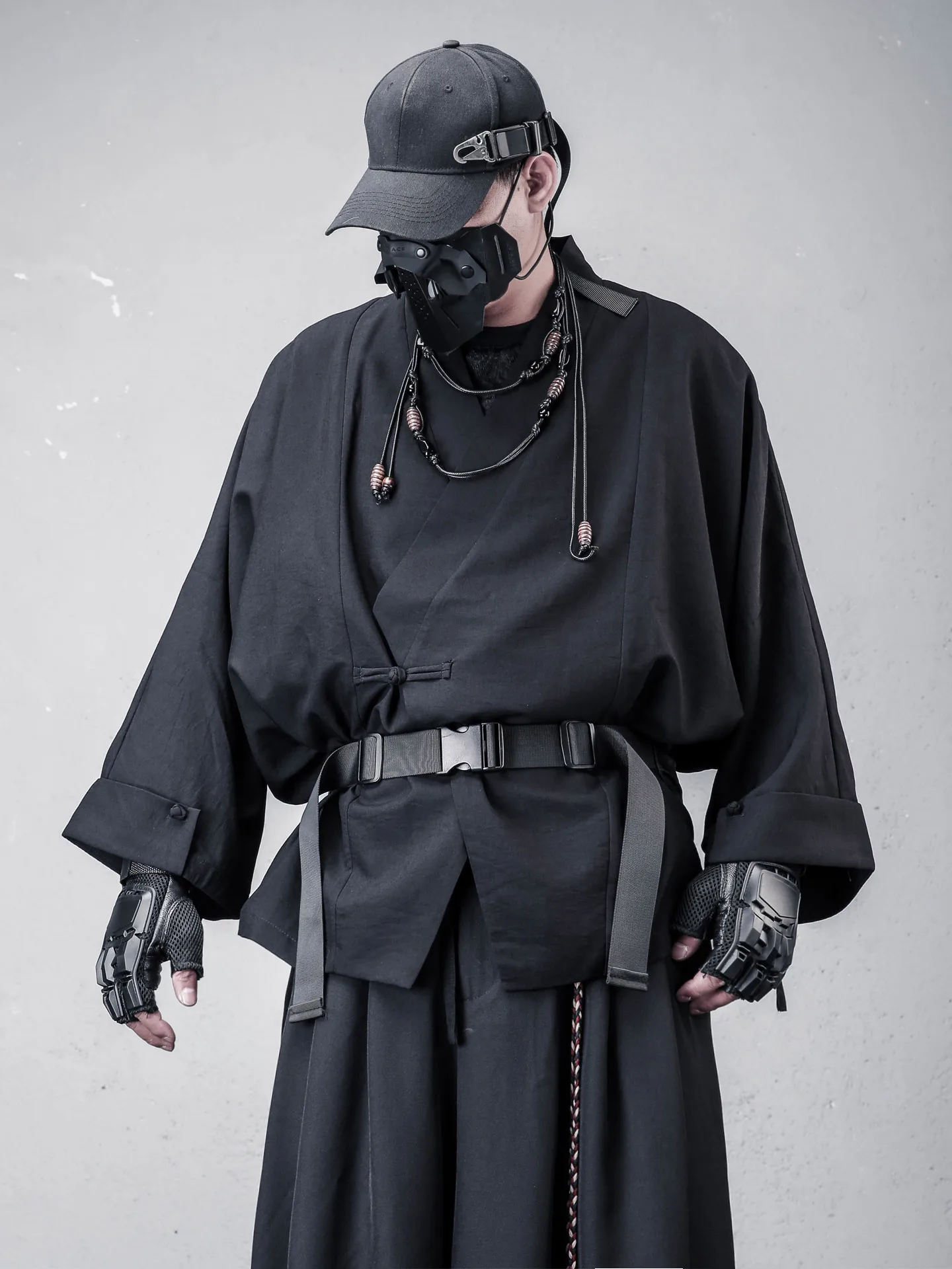 Loose Men's Jacket Dark Style Mountain Wind Robe Spring Autumn Season Button Design Deconstruction Jacket Outerwear Coat
Loose Men's Jacket Dark Style Mountain Wind Robe Spring Autumn Season Button Design Deconstruction Jacket Outerwear Coat