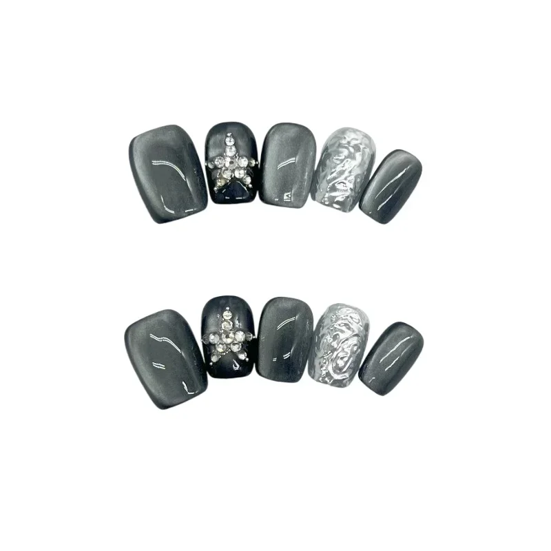 *Autumn and winter high-grade black and gray cat's eye pure hand-worn nail temperament white nail art removable fake nails
*Autumn and winter high-grade black and gray cat's eye pure hand-worn nail temperament white nail art removable fake nails