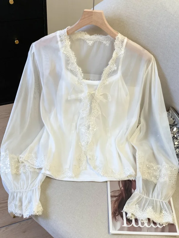 Ele Embroidered Sequin Lace irt Women Summer Thin Ice Silk Cover up Small awl Beautiful Top Sun Protection Faion
Ele Embroidered Sequin Lace irt Women Summer Thin Ice Silk Cover up Small awl Beautiful Top Sun Protection Faion