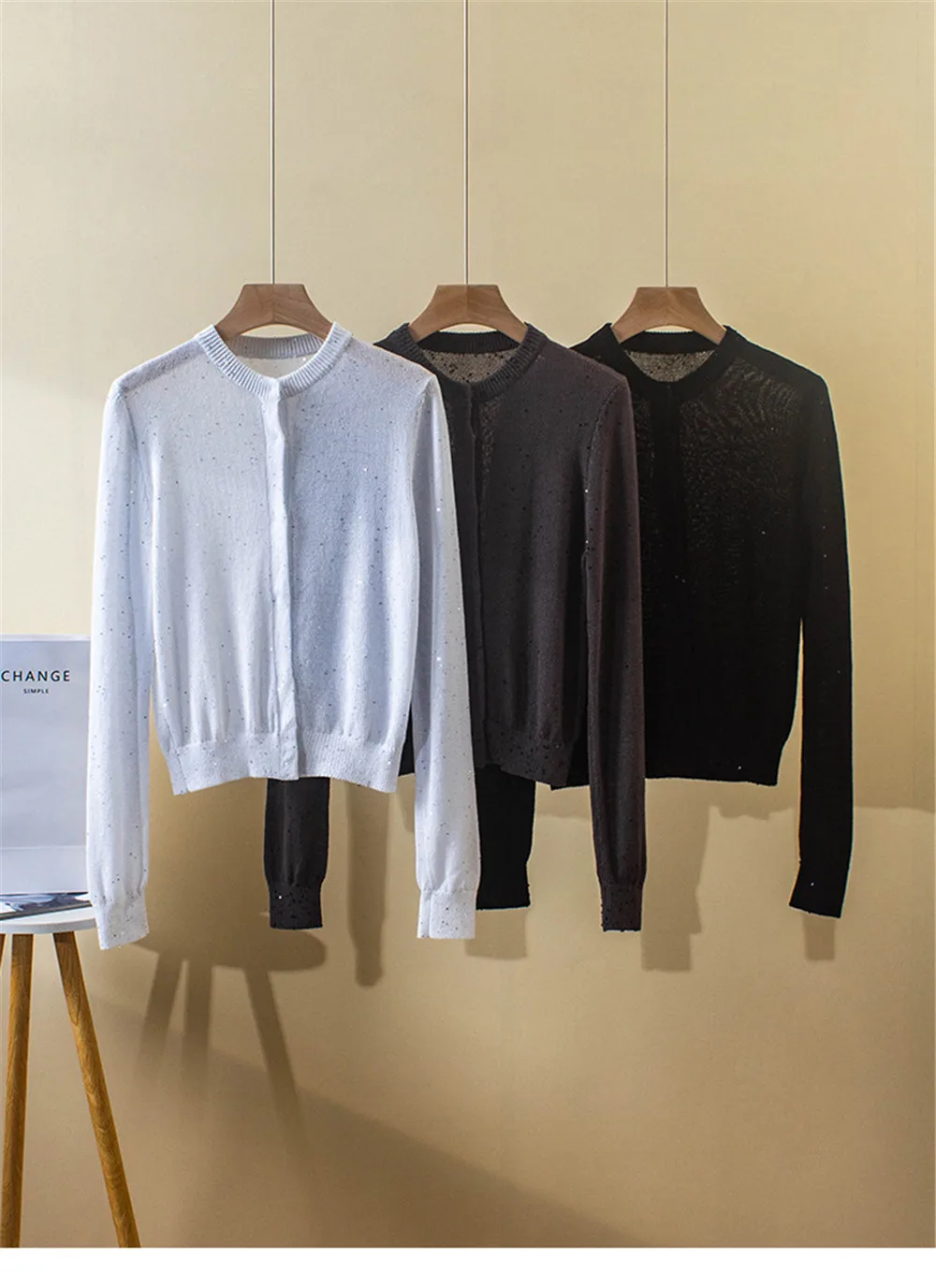 Summer New air Conditioning Cardigan Round Neck Sequined Bead Chain Silk Linen thin Knitted Sun Protection Top For Women
Summer New air Conditioning Cardigan Round Neck Sequined Bead Chain Silk Linen thin Knitted Sun Protection Top For Women
