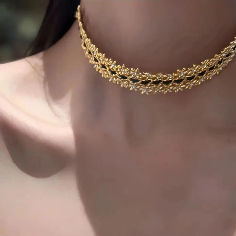 Vintage Brass Flower Choker with Crystal Black Braided Leather Necklace For Women
Vintage Brass Flower Choker with Crystal Black Braided Leather Necklace For Women