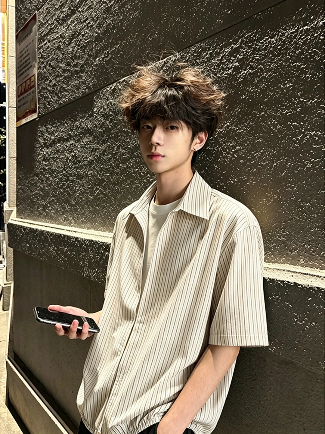 Khaki V-Neck Striped Short Sleeve Shirt Men's Summer Casual Feel CleanFit Ice Silk T-Shirt Loose Fit Polyester Fiber Breathable
Khaki V-Neck Striped Short Sleeve Shirt Men's Summer Casual Feel CleanFit Ice Silk T-Shirt Loose Fit Polyester Fiber Breathable