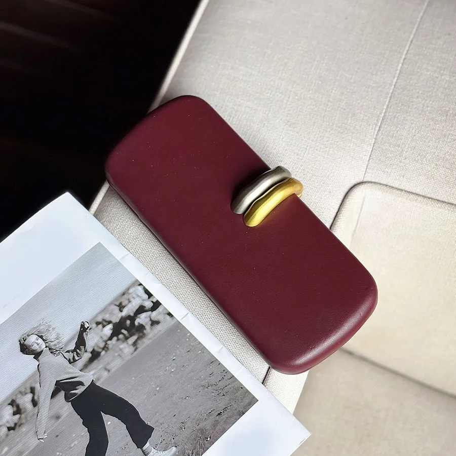 Элегантная кожаная сумка-кроссбоди с роскошной текстурой, на одно плечо, для вечерних выходов
Элегантная кожаная сумка-кроссбоди с роскошной текстурой, на одно плечо, для вечерних выходов