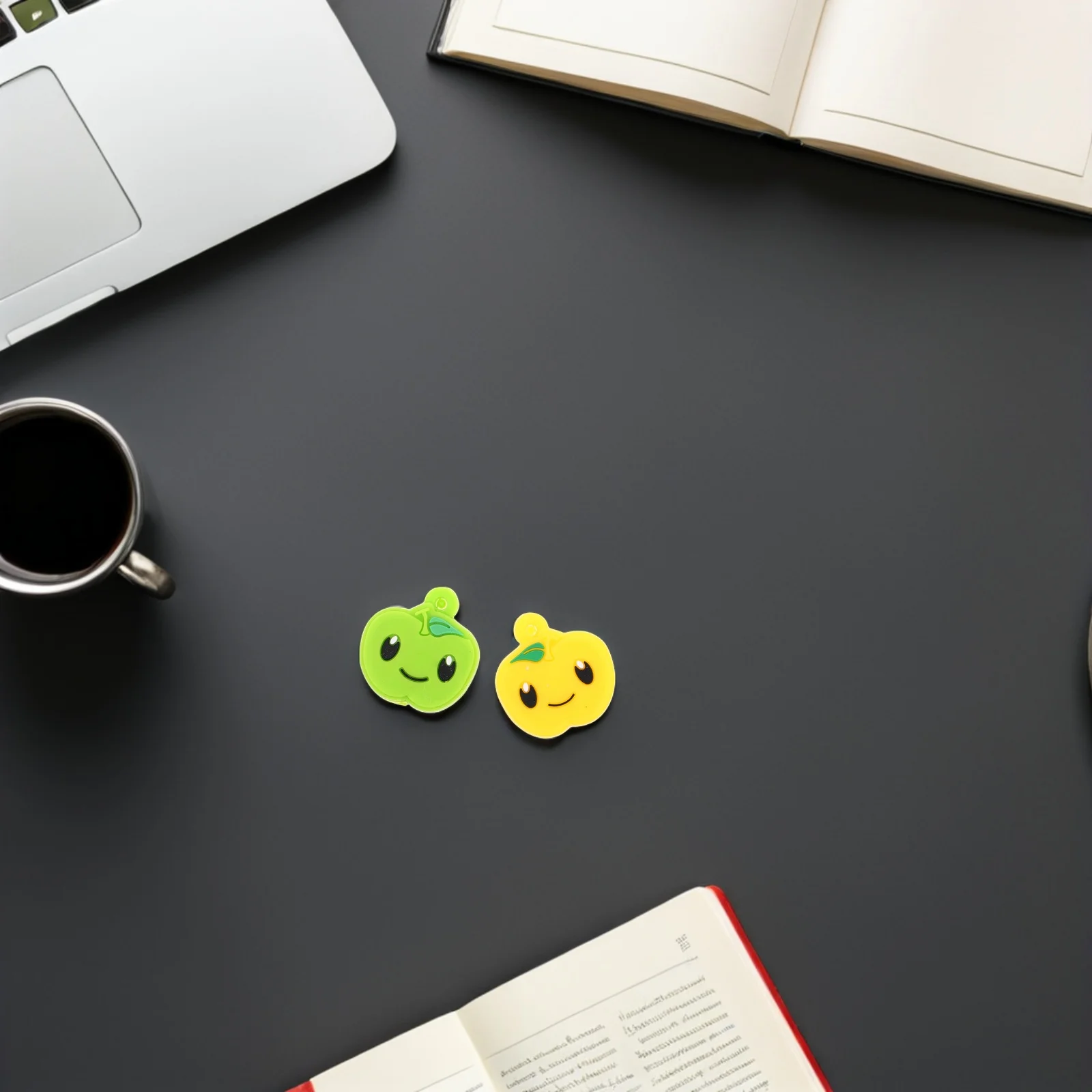 2pcs Tennis Racket Shock Absorber Cute Apple Shape Dampener Soft Silicone Vibration Isolator Pads Tennis Accessories
2pcs Tennis Racket Shock Absorber Cute Apple Shape Dampener Soft Silicone Vibration Isolator Pads Tennis Accessories
