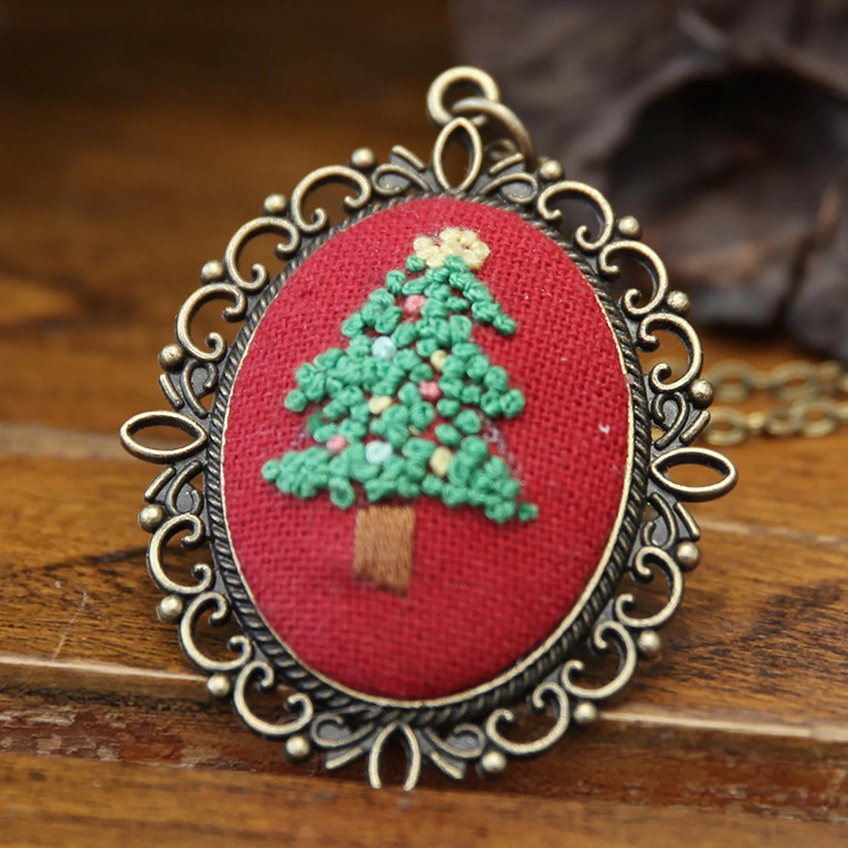 DIY Embroidery Necklace Kit Retro Style Safe Durable Craft Tools Set for Beginners Easy DIY Jewelry Making Pendant Gifts
DIY Embroidery Necklace Kit Retro Style Safe Durable Craft Tools Set for Beginners Easy DIY Jewelry Making Pendant Gifts