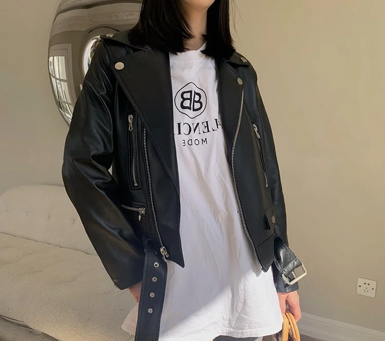 2023 Genuine Leather Jacket Women Real Sheepskin Coats New Short Cool Autumn Jackets for Woman Veste En Cuir Femme SQQ19
2023 Genuine Leather Jacket Women Real Sheepskin Coats New Short Cool Autumn Jackets for Woman Veste En Cuir Femme SQQ19