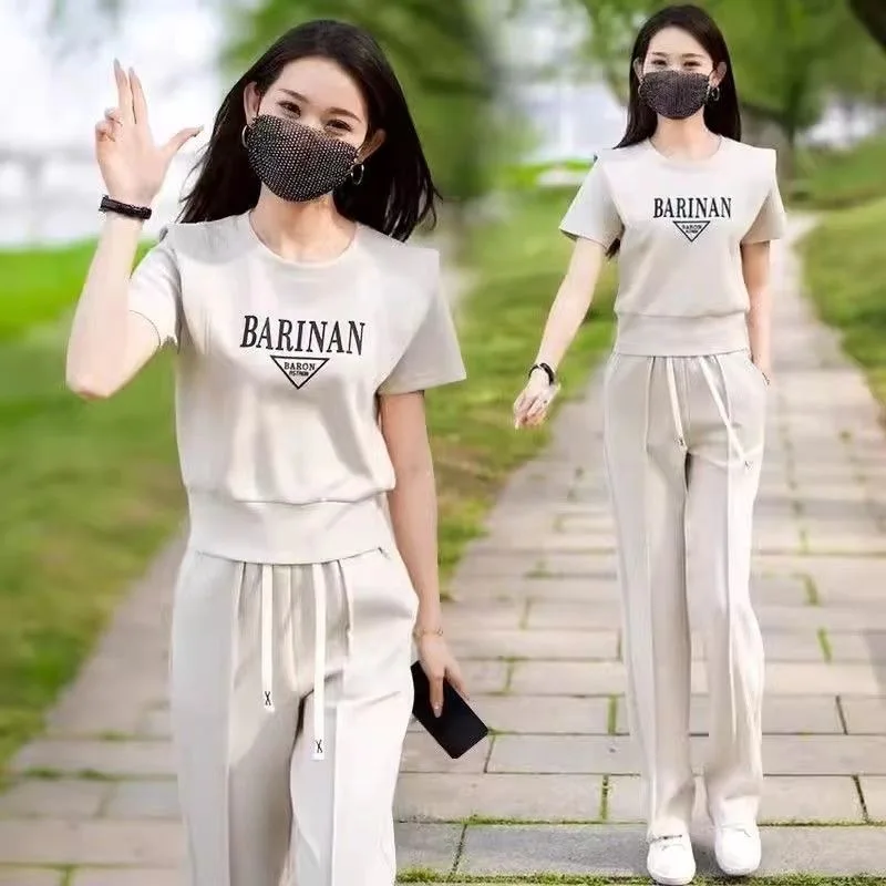 Leisure Fashion Temperament Sports set 2025Autumn New Foreign Air Thin Spring Running Clothes Loose Top Pants Thin Two-piece Set
Leisure Fashion Temperament Sports set 2025Autumn New Foreign Air Thin Spring Running Clothes Loose Top Pants Thin Two-piece Set
