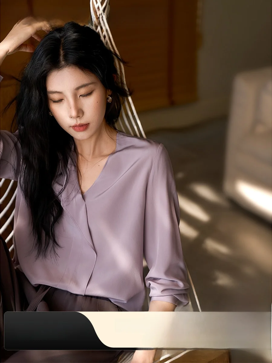 XiaoHanGe Silk Shirt Double Gauze Long Sleeve V-Neck Women's New Style Commute Wind Straight Cut No Pocket Design
XiaoHanGe Silk Shirt Double Gauze Long Sleeve V-Neck Women's New Style Commute Wind Straight Cut No Pocket Design