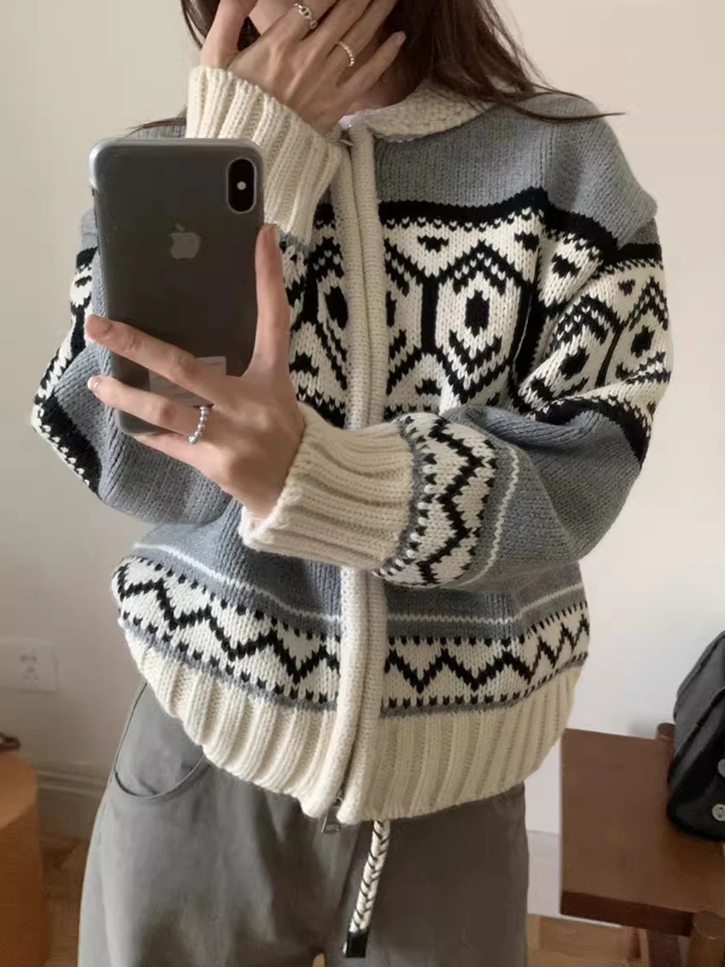 Thiened вязаный свитер женский осенне-зимний винтажный ленивый Sle Fair Island с вышивкой небольшой воротник открытый кардиган топ
Thiened вязаный свитер женский осенне-зимний винтажный ленивый Sle Fair Island с вышивкой небольшой воротник открытый кардиган топ