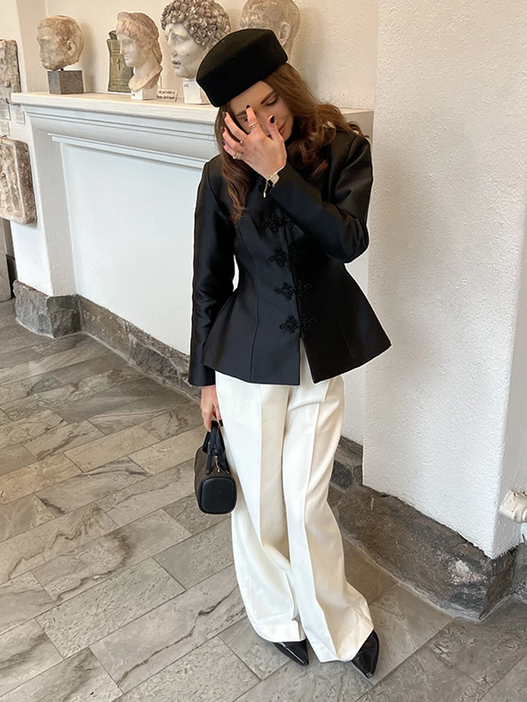 Elegant Satin Frog Button Women's Jacket Chinese Standup Collar Slim Female Coat 2026 Spring Fashion Lady Festival Party Wear
Elegant Satin Frog Button Women's Jacket Chinese Standup Collar Slim Female Coat 2026 Spring Fashion Lady Festival Party Wear