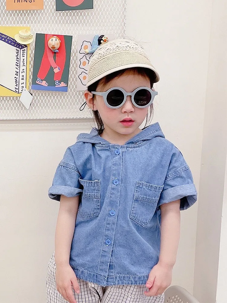 Girls Denim T-Shirt 2022 New Summer Hooded Single Breasted Short Sleeve Girls Shirt Korean Version Loose Leisure Children Blouse
Girls Denim T-Shirt 2022 New Summer Hooded Single Breasted Short Sleeve Girls Shirt Korean Version Loose Leisure Children Blouse
