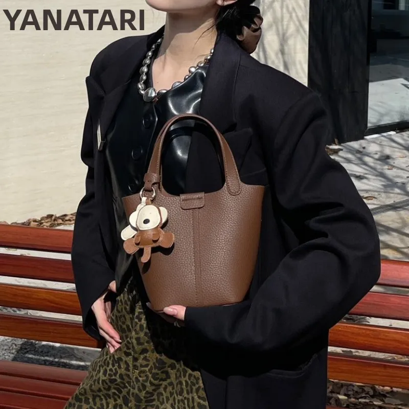 YANATARI Luxury woman Shoulder bag soft leather large capacity fashion tote Fashionable Handbag Shopping Crossbody bucket bag
YANATARI Luxury woman Shoulder bag soft leather large capacity fashion tote Fashionable Handbag Shopping Crossbody bucket bag